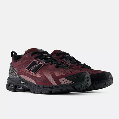 NEW BALANCE MR1906 1R9